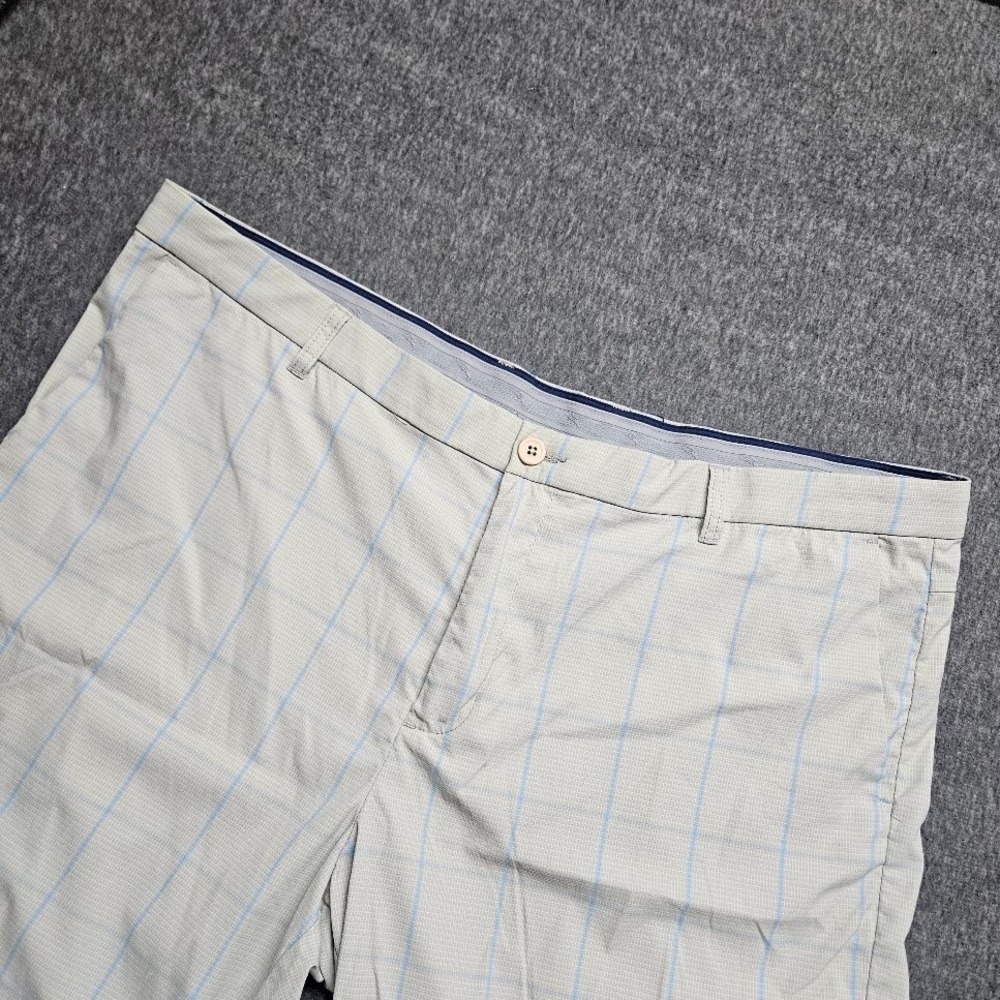 Tommy Bahama Shorts Mens 44 Beige Blue Windowpane Plaid Flat Front Golf Casual
